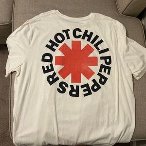Never worn! Red Hot Chili Peppers - Old Navy T-Shirt - XXXL Tall